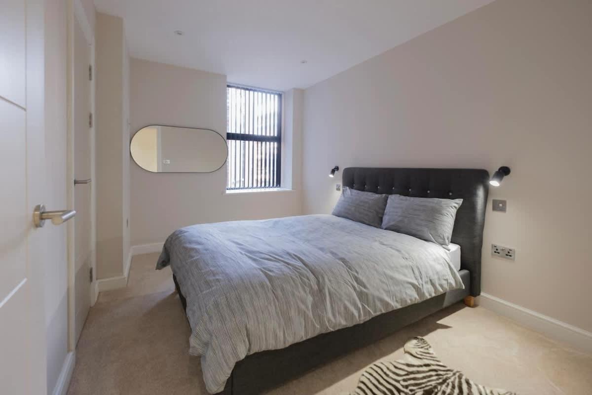 Charming 1-Bedroom Apartment In Leeds City Centre Perfect For Couples Or Solo Travelers Exterior foto